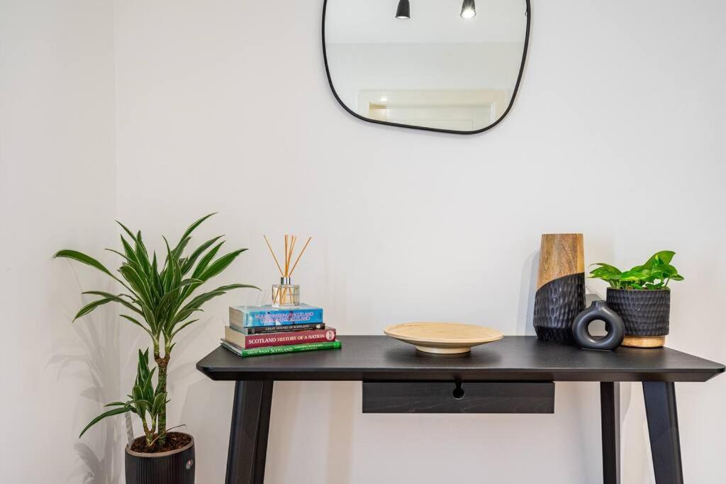 Apartamento Bright, Modern 2 Bedroom House With Free Parking! Edimburgo