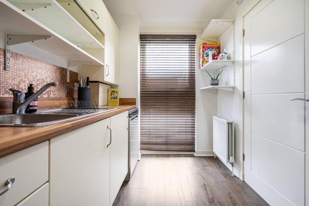 Bright, Modern 2 Bedroom House With Free Parking! Апартаменты Эдинбург
