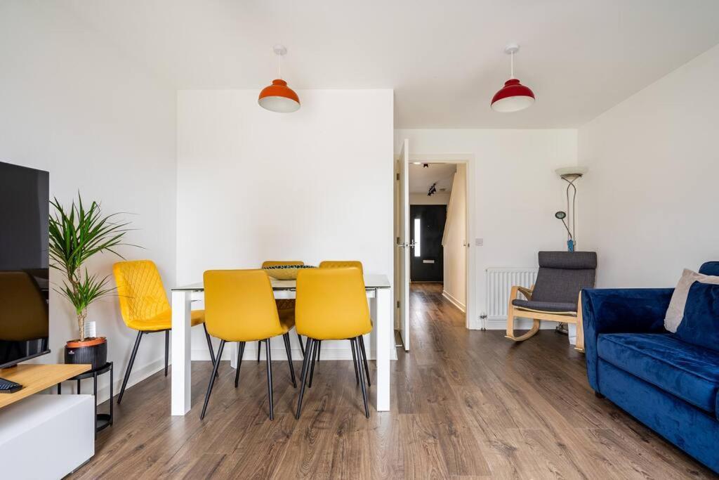 Appartement Bright, Modern 2 Bedroom House With Free Parking! Édimbourg