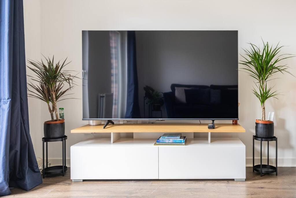 Appartement Bright, Modern 2 Bedroom House With Free Parking! *